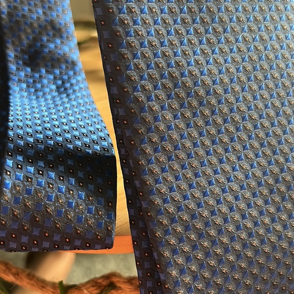 Gucci Silk Tie - Picture 6 of 16